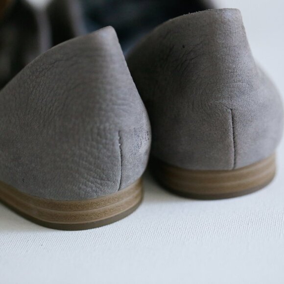 Brand New Lucky Brand Grey Silver Pointy Toe Leather Flats - Picture 6 of 7